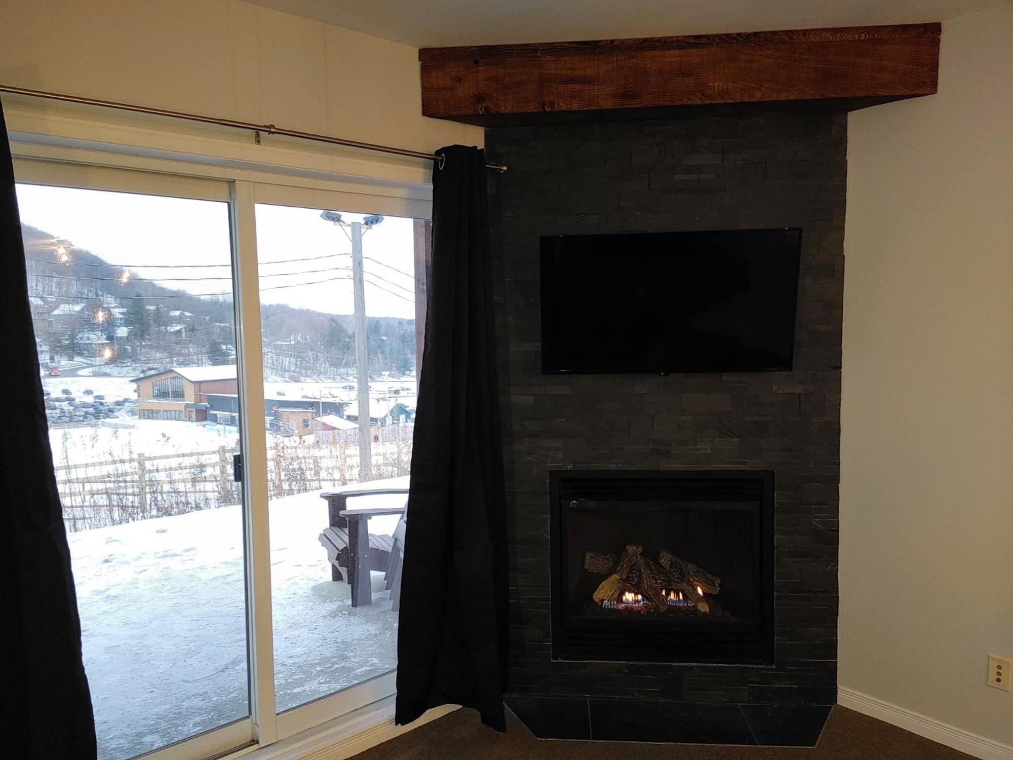 Au Pied Des Pentes Apartment Bromont Luaran gambar