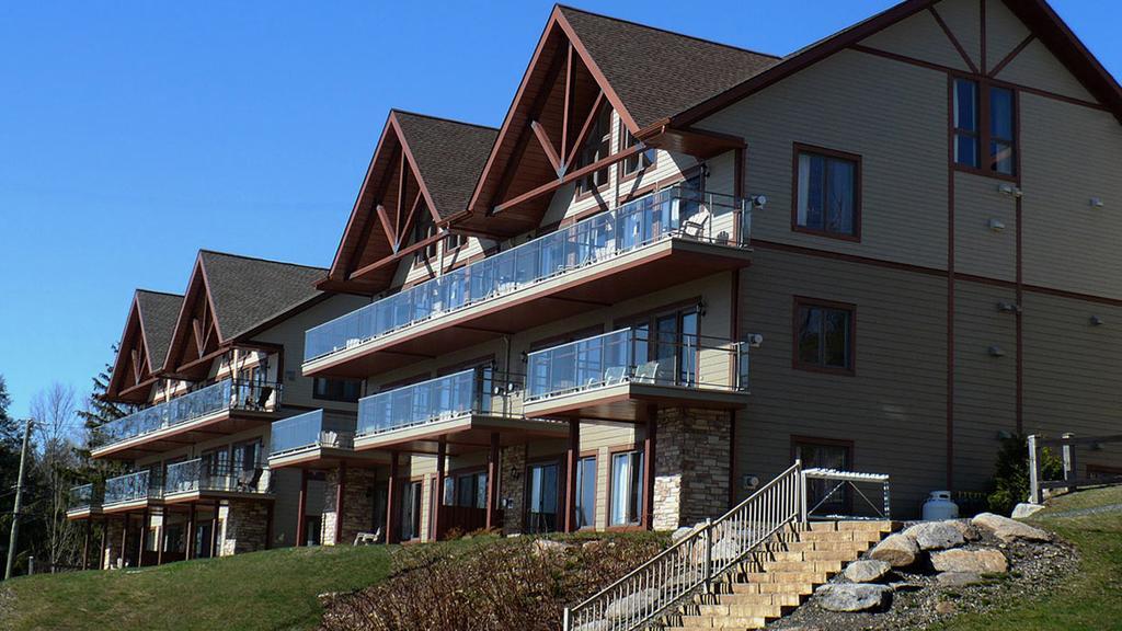 Au Pied Des Pentes Apartment Bromont Luaran gambar